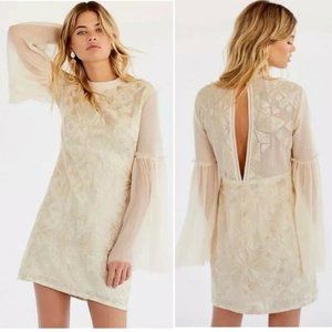 NWT Free People Cleo Ivory Long Belle Slee…